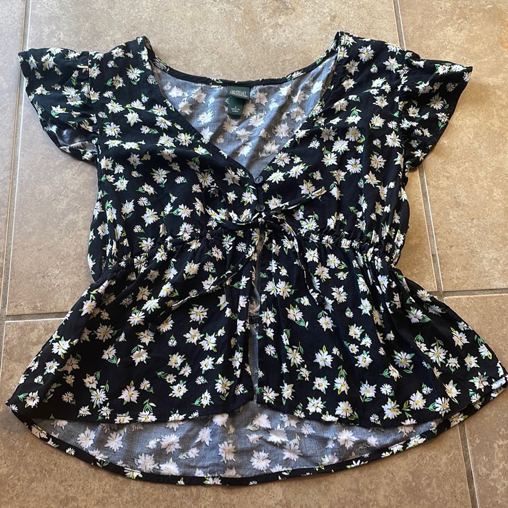 Black floral crop top